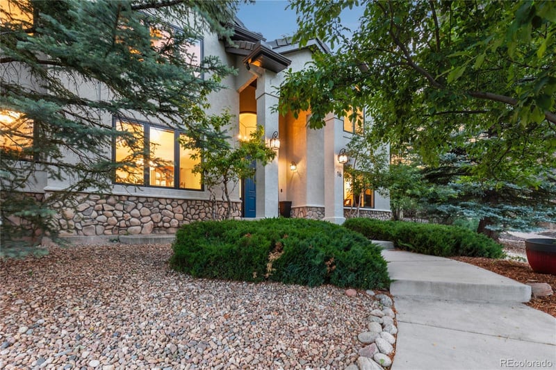 16 Catamount Ln, Littleton, CO 80127