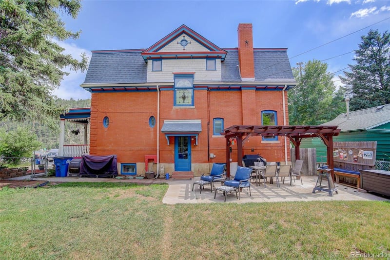 209 10th Ave, Idaho Springs, CO 80452