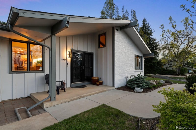 8934 Walker Rd, Niwot, CO 80503