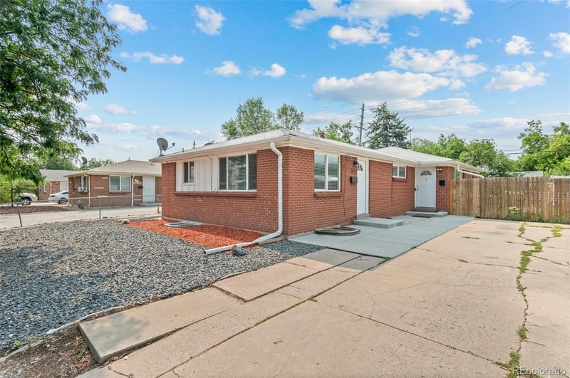 13622 E 13th Pl, Aurora, CO 80011