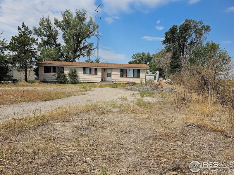 24185 1st St, Weldona, CO 80653