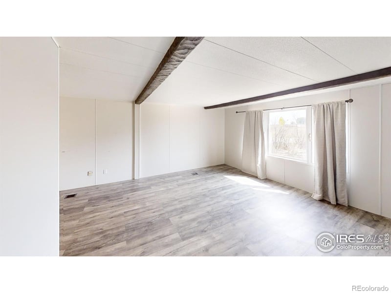 24185 1st St, Weldona, CO 80653