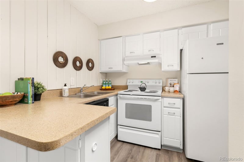 5300 E Cherry Creek South Dr #816, Denver, CO 80246