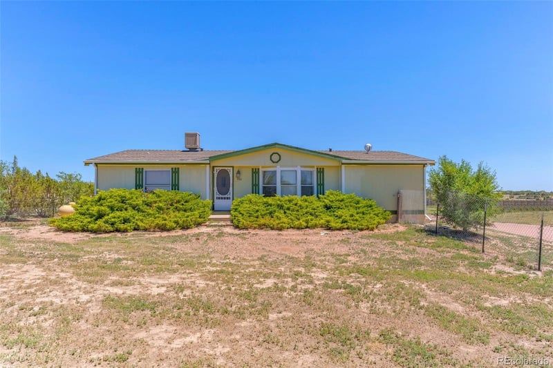 980 Q St, Penrose, CO 81240