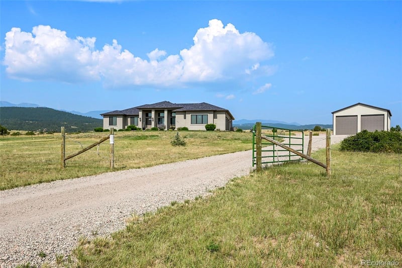 7420 Lagos Vista Blvd, Pueblo, CO 81004