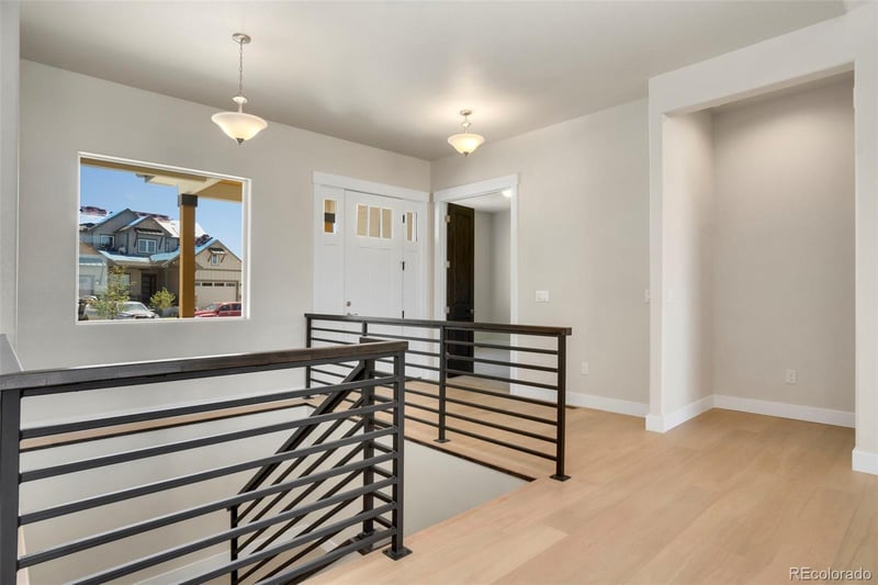 24113 36th Pl, Aurora, CO 80019