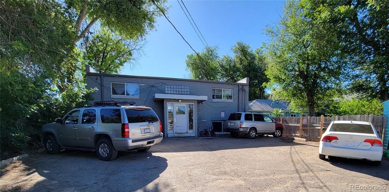1733 Paris St, Aurora, CO 80010