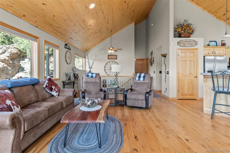 205 Palomino Dr, Jefferson, CO 80456