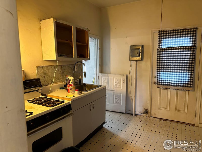 536 E 3rd St, Wray, CO 80758