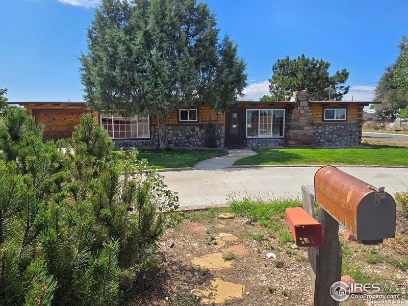 119 Cedar St, Log Lane Village, CO 80705