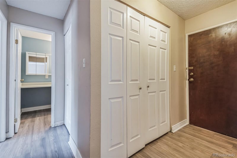 309 E Highline Cir #207, Centennial, CO 80122