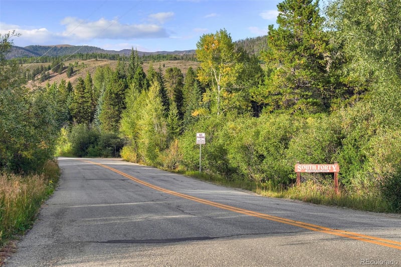 237 S Hillside Dr, Silverthorne, CO 80498