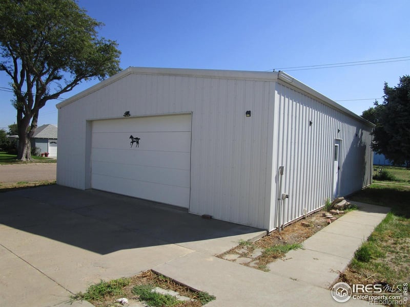 492 8th St, Burlington, CO 80807