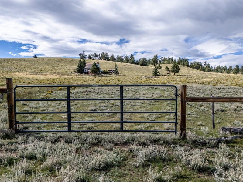 135 Indian Ln, Como, CO 80456