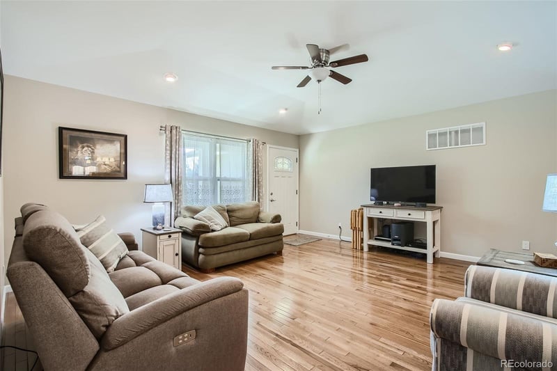 6689 W 70th Ave, Arvada, CO 80003