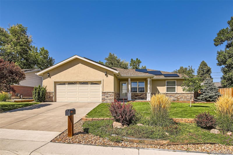 6689 W 70th Ave, Arvada, CO 80003