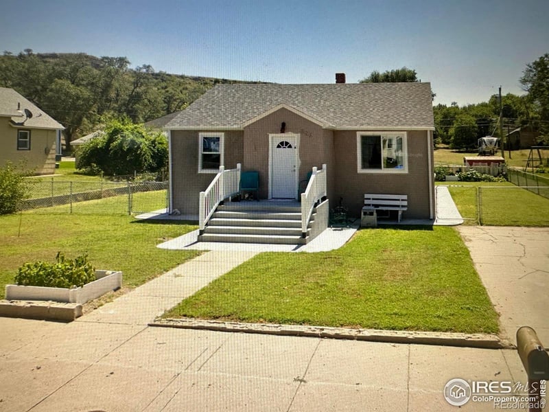 826 E 1st St, Wray, CO 80758