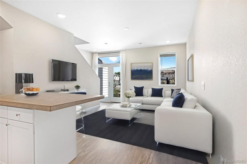 1073 Oak Cir, Denver, CO 80215