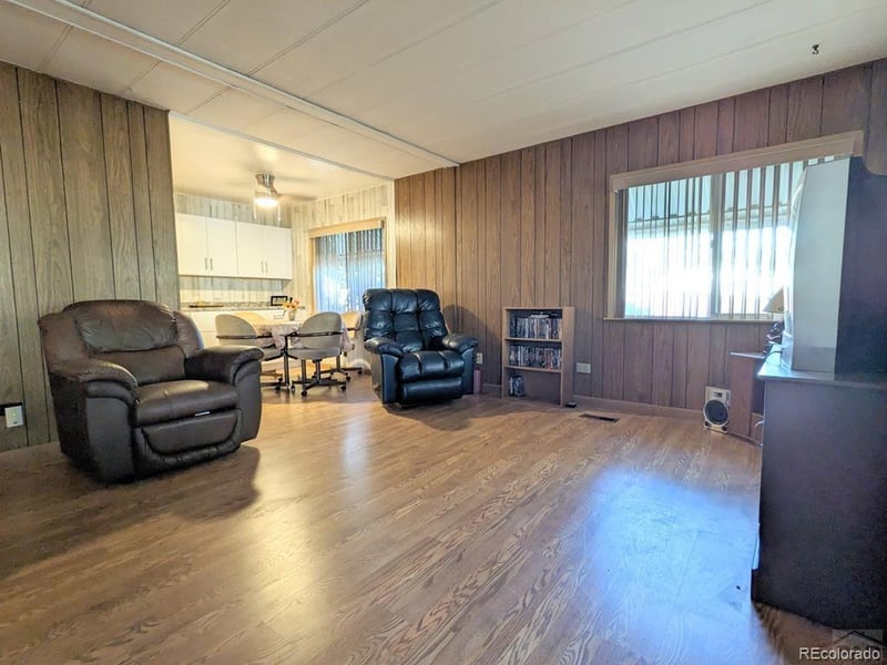 2738 Applewood Dr, Colorado City, CO 81019