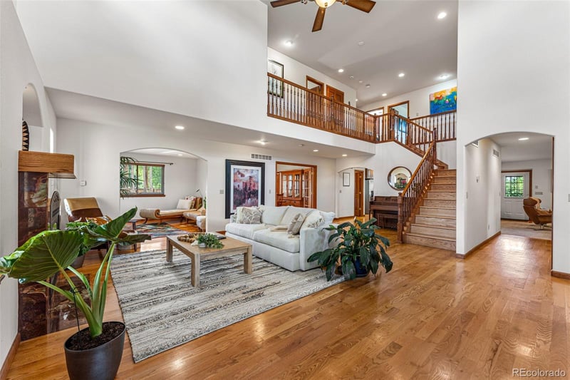 2801 N Monaco Pw, Denver, CO 80207
