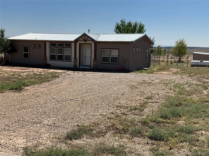 527 E 3rd St, Dinosaur, CO 81610