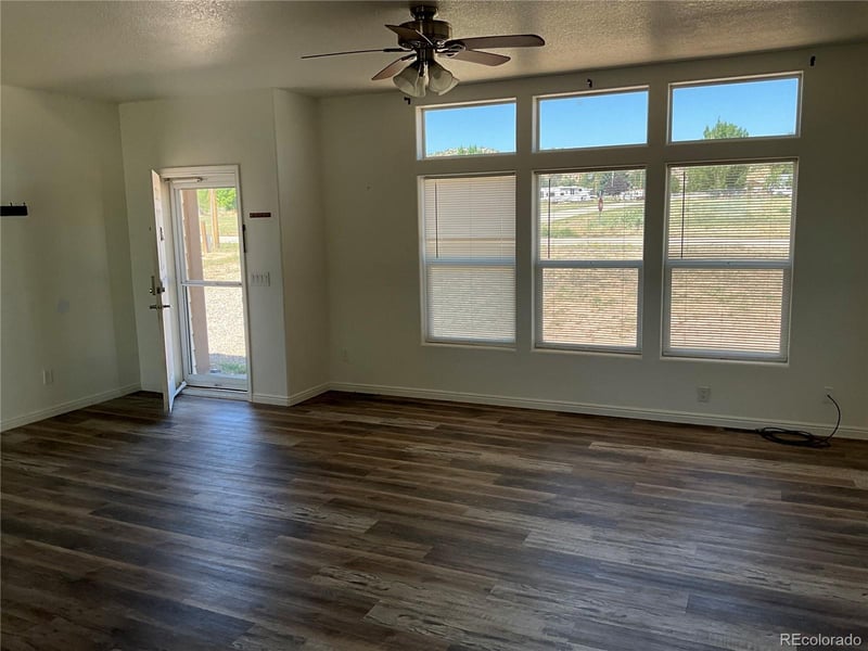 527 E 3rd St, Dinosaur, CO 81610