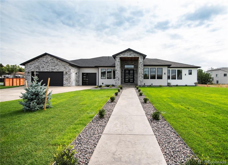 8820 W Alaska Pl, Lakewood, CO 80226