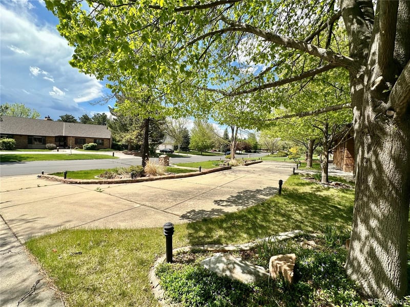 3820 S Elkhart St, Aurora, CO 80014