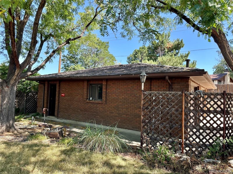 3820 S Elkhart St, Aurora, CO 80014