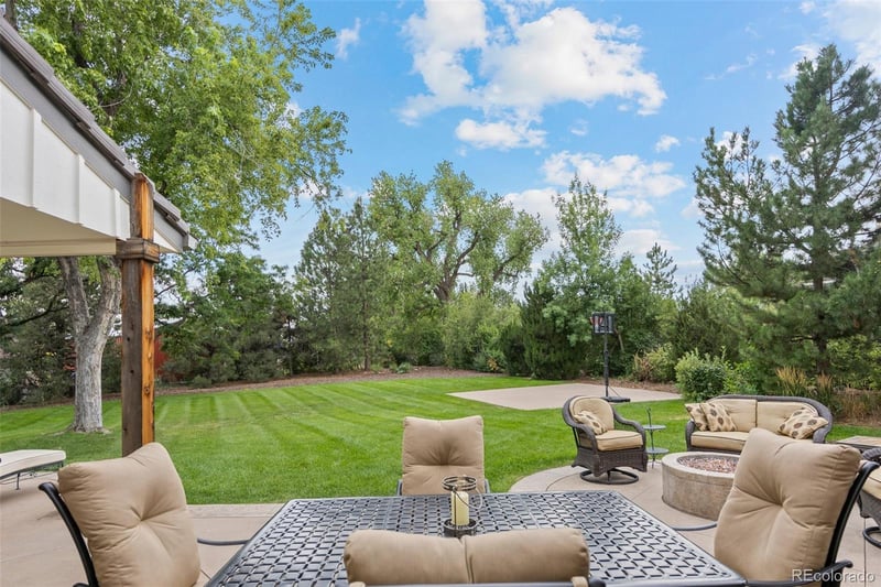 560 Front Range Rd, Littleton, CO 80120