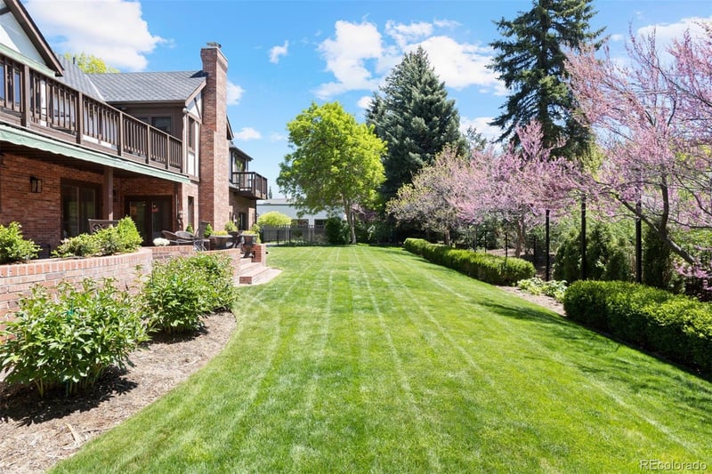 16 Polo Field Ln, Denver, CO 80209