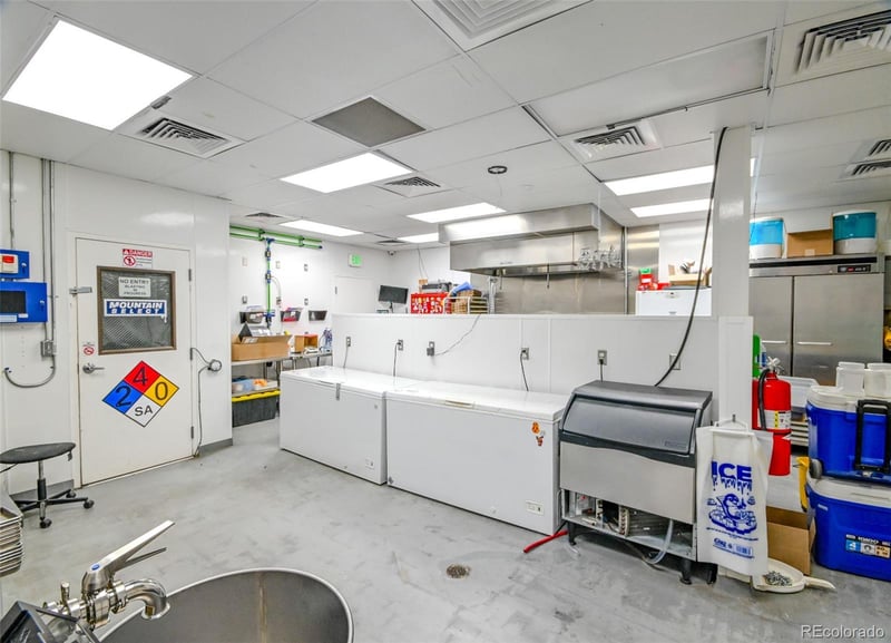 472 Laredo St, Aurora, CO 80011