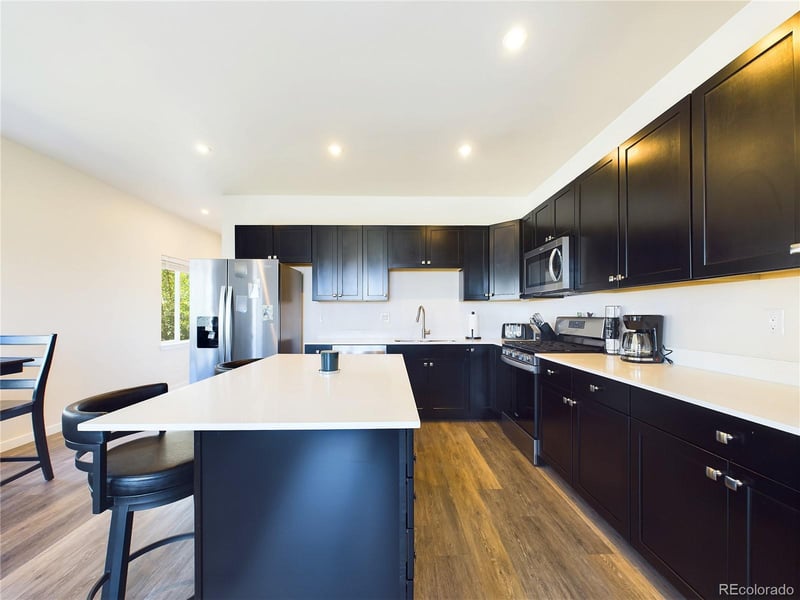 1075 Hawks Nest Ln, Gypsum, CO 81637
