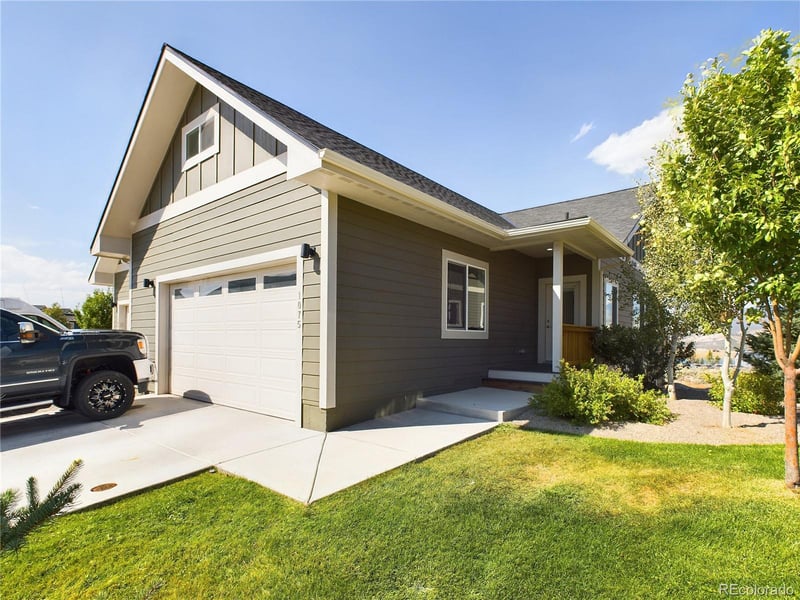 1075 Hawks Nest Ln, Gypsum, CO 81637