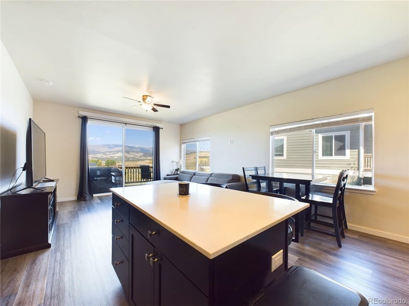 1075 Hawks Nest Ln, Gypsum, CO 81637