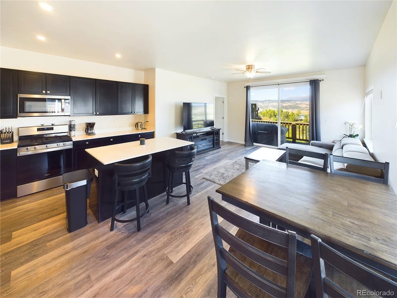 1075 Hawks Nest Ln, Gypsum, CO 81637