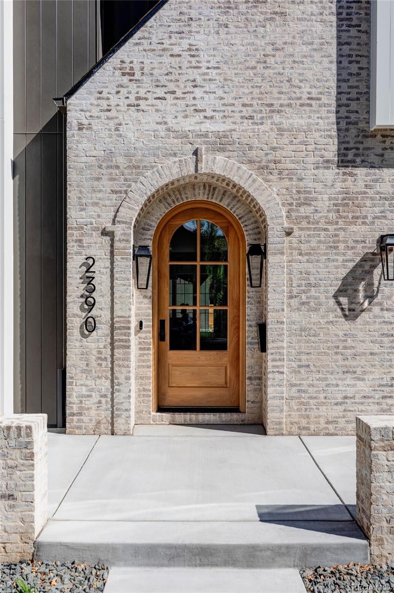 2390 S Adams St, Denver, CO 80210