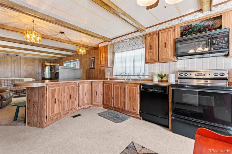 6705 S Santa Fe Dr Lot 30, Littleton, CO 80120