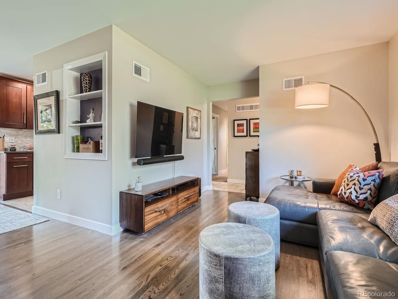 879 S Hudson St, Denver, CO 80246