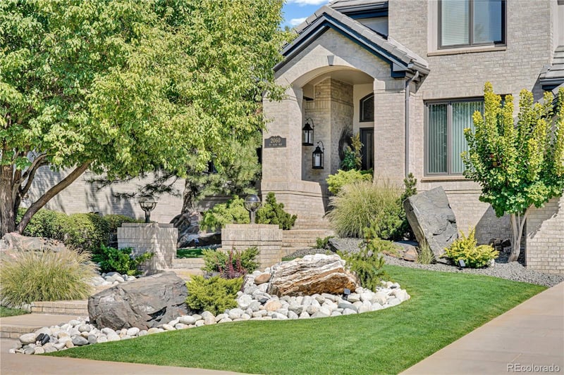 2060 S Robb Way, Lakewood, CO 80227