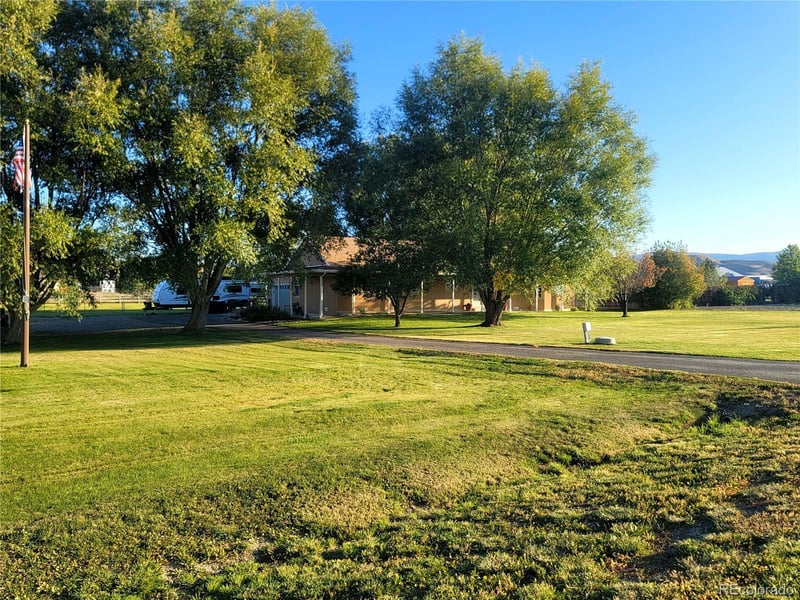 68721 Overland Dr, Montrose, CO 81401