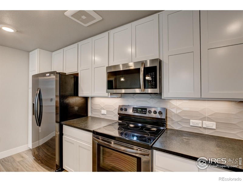 265 High Point Dr #203, Longmont, CO 80504