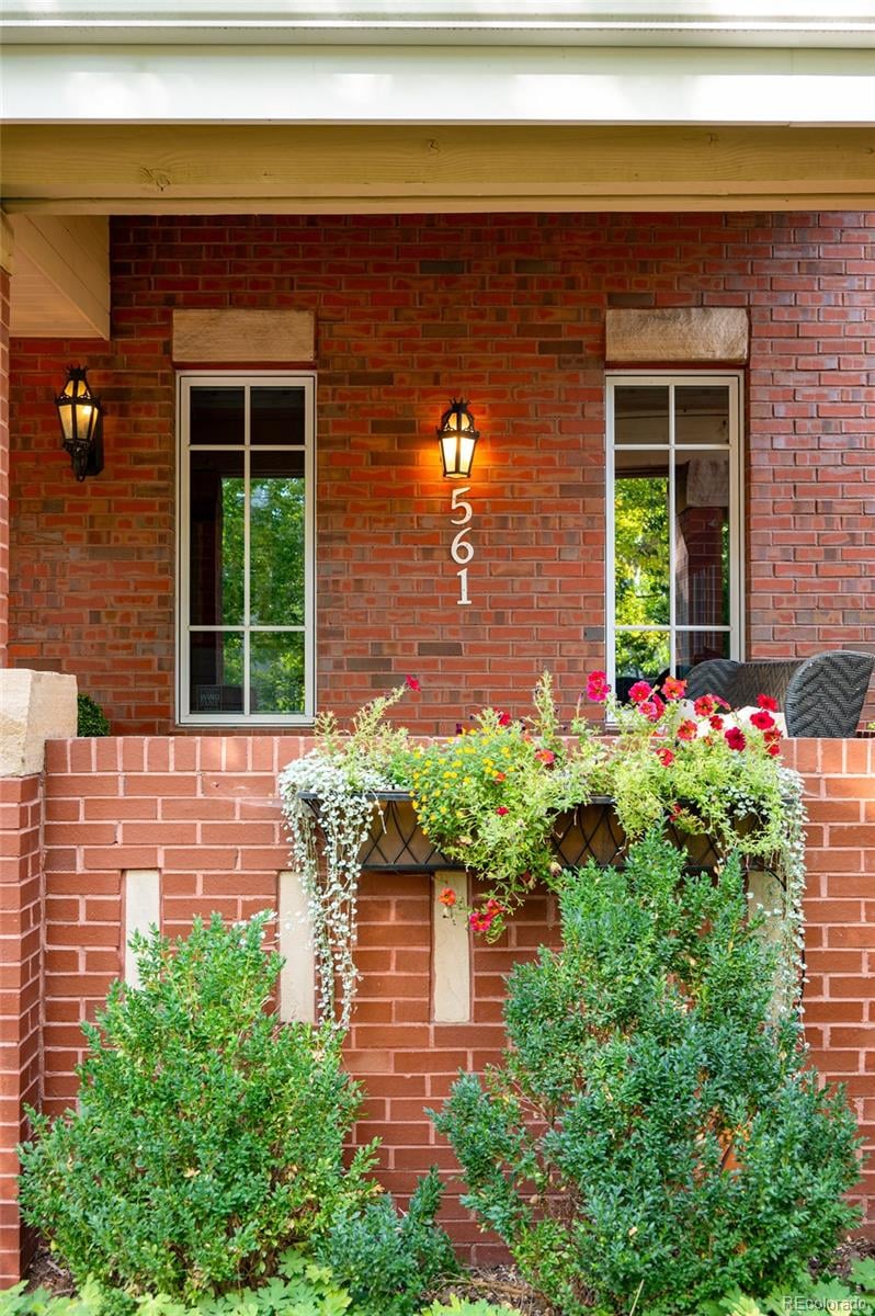 561 N Franklin St, Denver, CO 80218