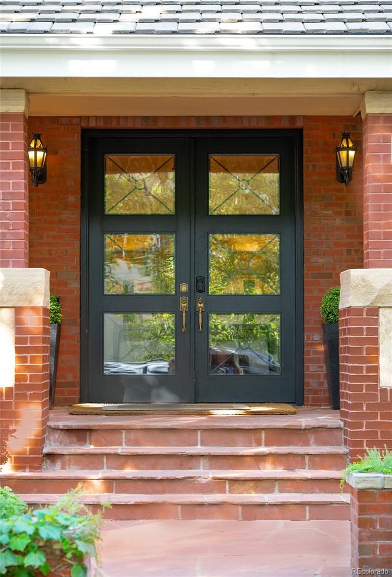 561 N Franklin St, Denver, CO 80218