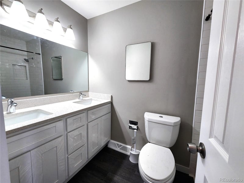 38 Lansing St, Aurora, CO 80010