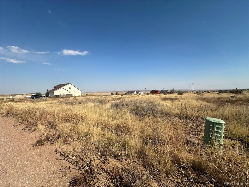 1436 Chuckwagon Ln, Pueblo, CO 81007