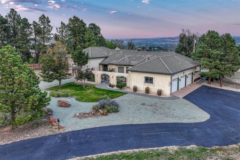 1735 Mesa Rd, Colorado Springs, CO 80904