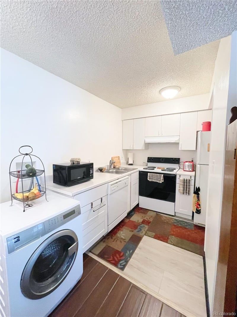 5300 E Cherry Creek South Dr #116, Denver, CO 80246