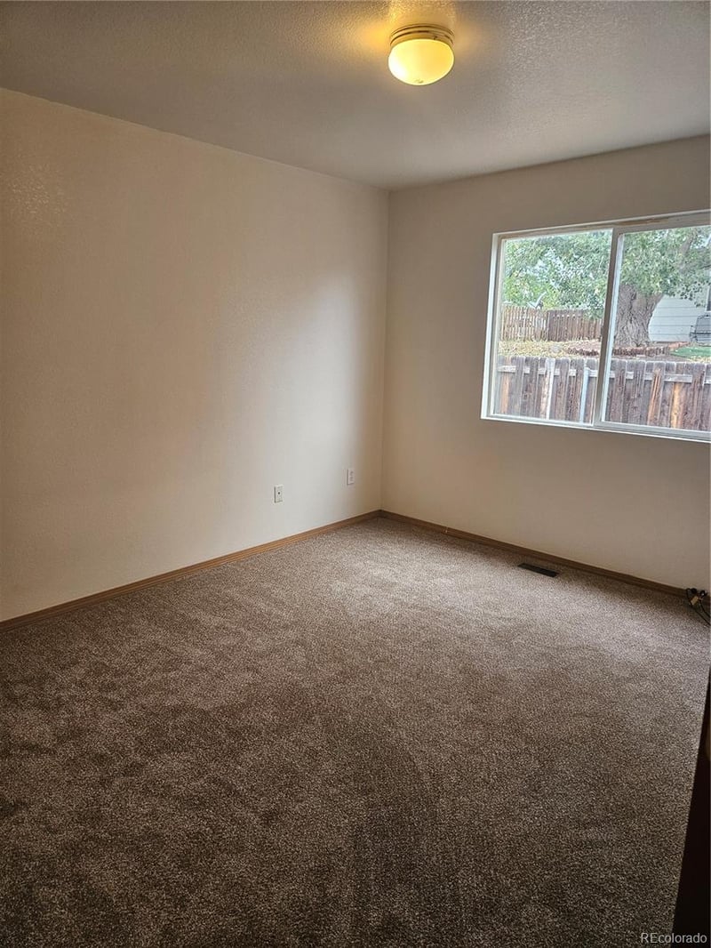 3801 Sheffield Ln, Pueblo, CO 81005