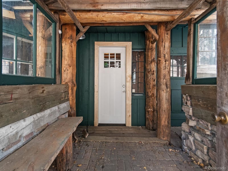972 Fox Creek Rd, Glen Haven, CO 80532
